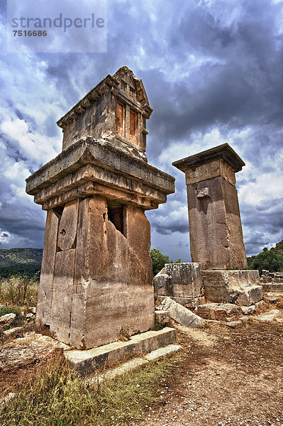 Lykischer Sarkophagpfeiler  Grabsäule aus Marmor  von 480-470 v. Chr.  Ausgrabungsstätte von Xanthos  UNESCO Weltkulturerbe  Türkei