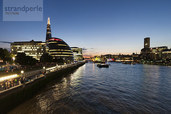 The Shard Tower  City Hall  Themse  Blick von der Tower Bridge  Dämmerung  London  England  Großbritannien  Europa