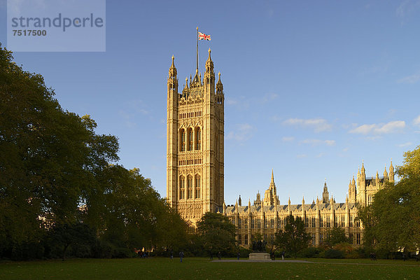 Europa Großbritannien Gebäude London Hauptstadt Parlamentsgebäude Palast Schloß Schlösser Westminster England