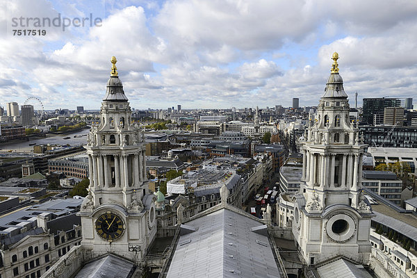 Sicht von der St Paul's Cathedral  London  England  Großbritannien  Europa