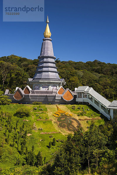Tempelanlage Phra Mahathat Naphaphonphumisiri  Chedi der Königin  Doi Inthanon Nationalpark  Chiang Mai Provinz  Nordthailand  Thailand  Asien