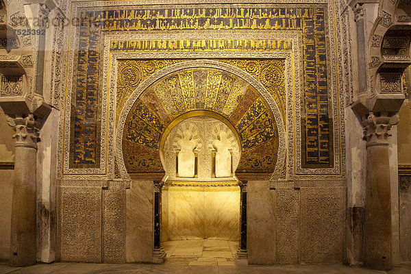 Torbogen im Innenraum der Kathedrale  ehemalige Moschee Mezquita  Cordoba  Andalusien  Spanien  Europa