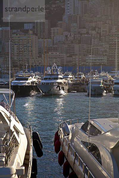 Der Hafen Port Hercule  La Condamine  Monaco  Europa