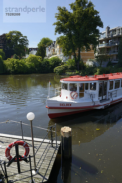 Alsterdampfer auf dem Osterbekkanal  Anleger Mühlenkamp