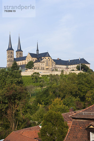 Blick auf den Bamberger Dom  Bamberg  Oberfranken  Franken  Bayern  Deutschland  Europa  ÖffentlicherGrund