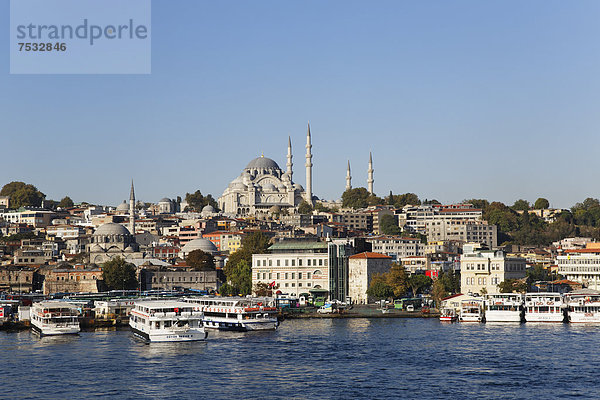 Europa Mittelpunkt Türkei Goldenes Horn Istanbul links Süleymaniye-Moschee
