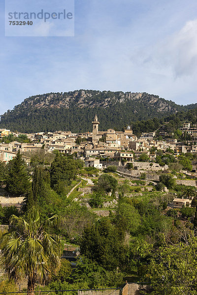Europa Stadt Kirche Ansicht Mallorca Balearen Balearische Inseln alt Spanien Valldemossa
