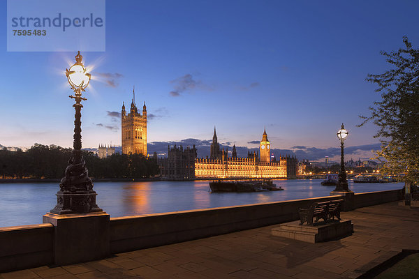 Europa Großbritannien London Hauptstadt Westminster Abbey Abenddämmerung England Palace of Westminster bei Nacht