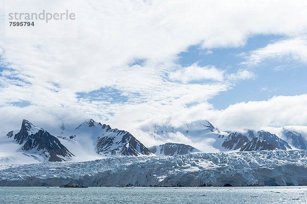 Smeerenburgfjorden  Westküste von Spitzbergen  Spitzbergen oder Svalbard Inselgruppe  Norwegen  Europa