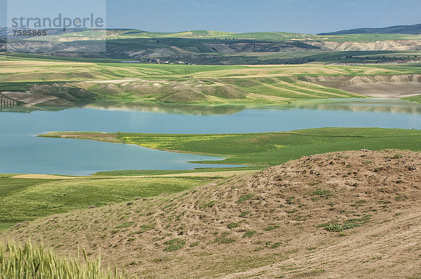 Landschaft mit dem Fluss Euphrat  Provinz Adiyaman  Ost-Türkei  Türkei