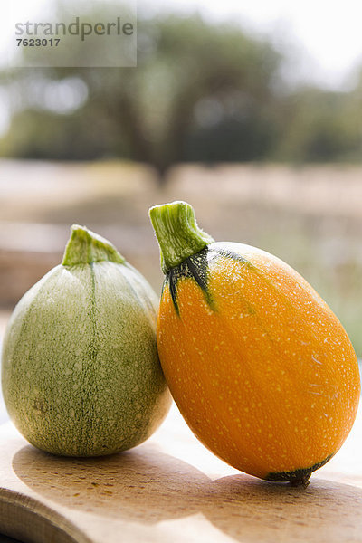 Nahaufnahme von Zucchini-Kürbissen