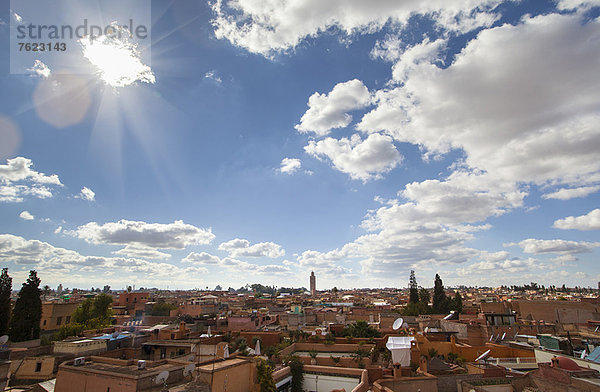 Marrakesch Stadtbild und Wolken
