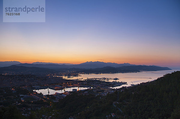 Luftaufnahme von La Spezia und Hafen