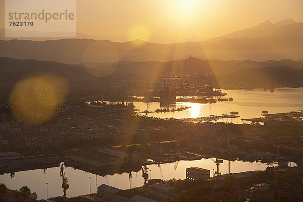 Luftaufnahme von La Spezia und Hafen