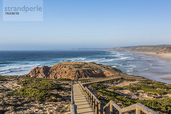Steg zum Aussichtspunkt  Praia do Bordeira  Carrapateira  Algarve  Westküste  Portugal  Atlantik  Europa