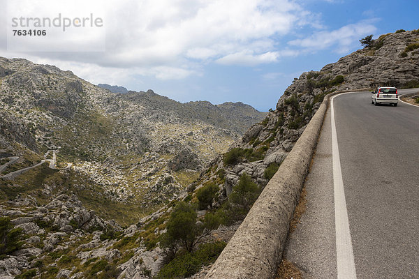 Kurvenreiche Bergstraße nach Sa Calobra  Tramuntana-Gebirge  Mallorca  Balearen  Spanien  Europa