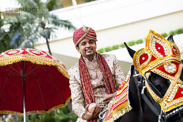 Bräutigam  Hochzeit  Indianer  reiten - Pferd  Prozession
