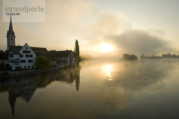 Europa  Rauch  Nebel  Fluss  Stimmung  Schaffhausen  Stein am Rhein  Schweiz