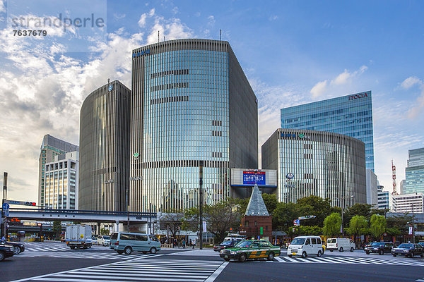 Einkaufszentrum  Skyline  Skylines  überqueren  Glas  Gebäude  Großstadt  Tokyo  Hauptstadt  Architektur  Brücke  Asien  Ginza  Japan