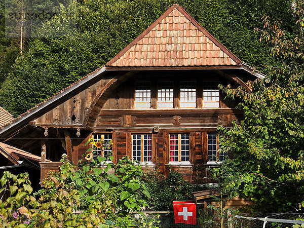 Bauernhaus überqueren Europa Fenster Garten Fahne Chalet Emmentaler Bern Kanton Bern Gericht Kreuz Schweiz Holzhaus