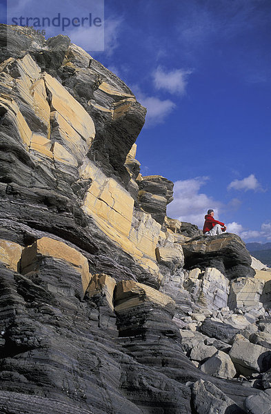 Nationalpark  Felsbrocken  Frau  Küste  Neufundland  Gros Morne Nationalpark  Kanada