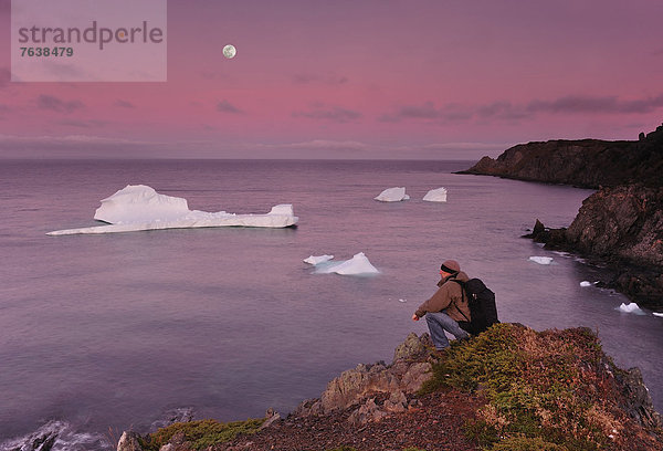 Rucksack  Eisberg  Mann  Sonnenuntergang  fließen  Eis  Neufundland  Twillingate  Kanada