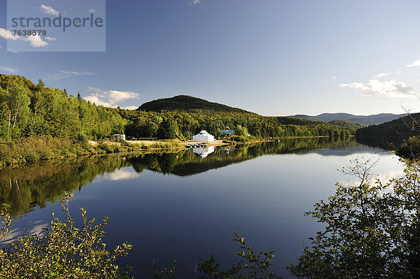 Nationalpark  Landschaftlich schön  landschaftlich reizvoll  Wasser  Himmel  Landschaft  Wald  See  Zelt  blau  Mont-Tremblant  Quebec  Kanada  Quebec