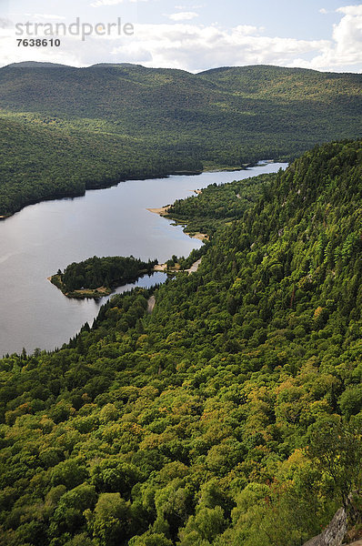Nationalpark  Wasser  Wolke  Baum  Landschaft  Reise  Wald  See  Ignoranz  Fluss  Luftbild  Mont-Tremblant  Quebec  Fernsehantenne  Kanada  Quebec