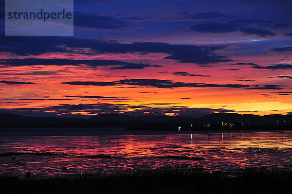 Farbaufnahme  Farbe  Wasser  Wolke  Sonnenuntergang  Landschaft  Spiegelung  Querformat  Fluss  Saint Lawrence River  Kanada  Quebec