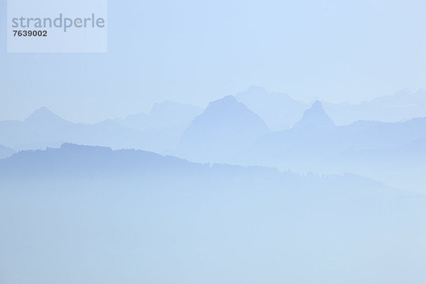 Panorama Europa Berg Konzept Silhouette Dunst Wald Stimmung Nebel Holz Alpen Herbst blau Ansicht Schweiz Zürich Bergpanorama Nebelfelder Zentralschweiz
