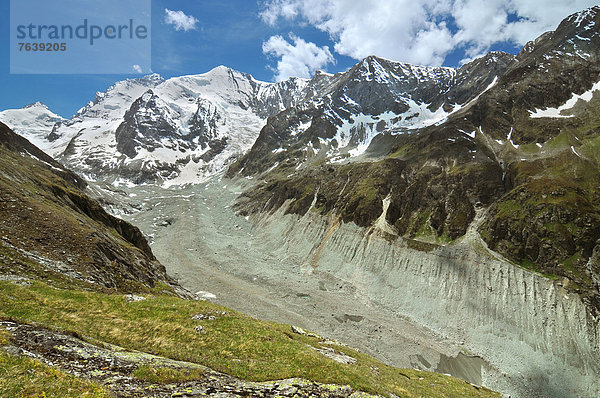 zwischen  inmitten  mitten  Tal  fließen  lang  langes  langer  lange  Alpen  Zermatt