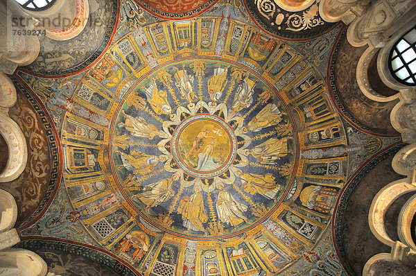 Dach  schreiben  Jesus Christus  UNESCO-Welterbe  Christ  12  Italien  Ravenna