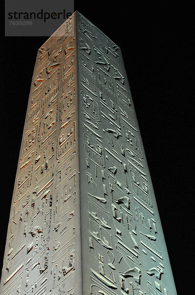 Nacht  groß  großes  großer  große  großen  Ägypten  Luxor  Obelisk