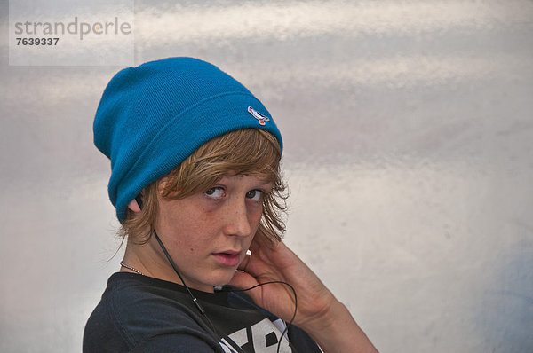 Portrait  Jugendlicher  Europa  Junge - Person  Hut  Mütze  sehen  blicken  Deutschland