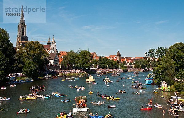 Europa  Mensch  Menschen  Tradition  Party  Urlaub  Boot  Donau  Festival  Baden-Württemberg  Spaß  Deutschland  Ulm