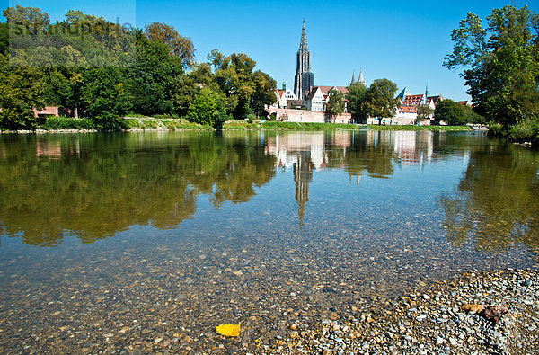 Europa  fließen  Fluss  Donau  Baden-Württemberg  Bayern  Deutschland  Ulm