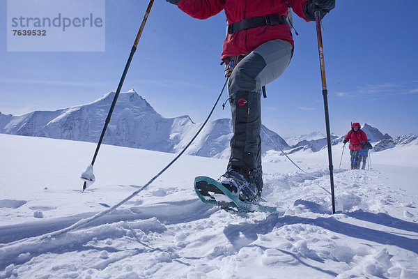 Hütte Schneeschuh Berg Seil Tau Strick Tagesausflug Eis Gletscher Bergwandern Moräne Berghütte Almhütte Aletschgletscher