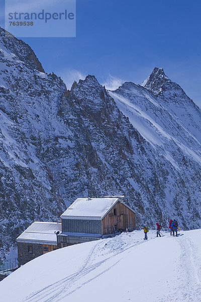 Hütte Schneeschuh Berg Eis Gletscher Bergwandern Moräne Graubruststrandläufer Calidris melanotos Berghütte Almhütte Aletschgletscher
