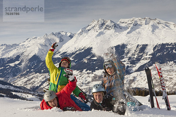 Europa  Berg  schnitzen  Skisport  Ski  Spaß  Schnee  Schweiz  Wintersport