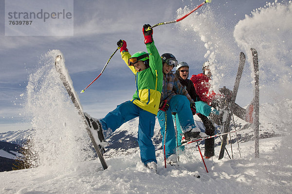 Europa  Berg  schnitzen  Skisport  Ski  Spaß  Schnee  Schweiz  Wintersport