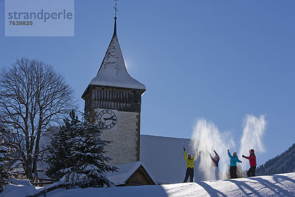 Winter Kirche Religion Dorf Spaß Wintersport