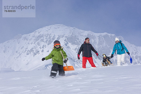 Winter gehen Weg Urlaub Wanderweg Tourismus Wintersport