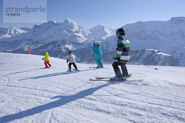 Winter Urlaub schnitzen Skisport Ski Tourismus Wintersport