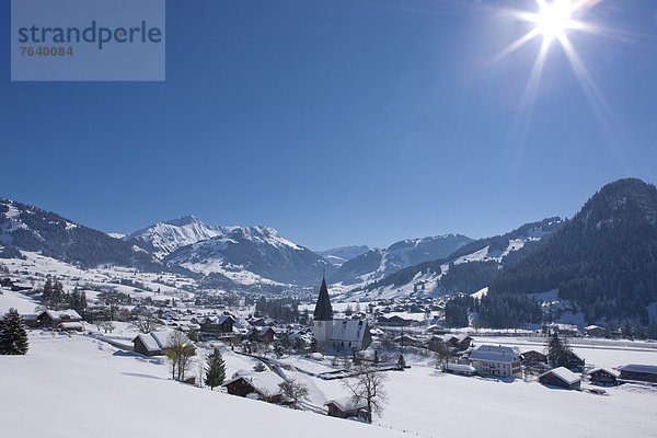 Europa Winter Bern Berner Oberland Gstaad Saanen Sonne Schweiz