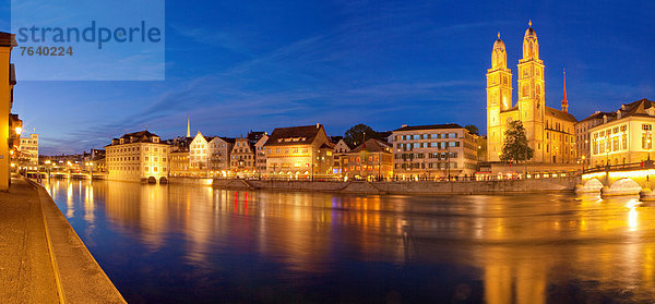 Panorama bauen Wasser Europa Dunkelheit Nacht Gebäude Stadt Großstadt fließen Fluss Bach Kirche Religion Schweiz Zürich Gewässer