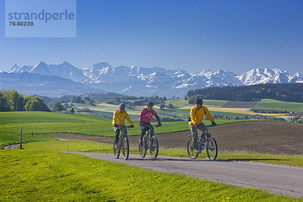 Freizeit Berg Sport Abenteuer Fahrradfahrer Fahrrad Rad Alpen Mönch Fahrrad fahren