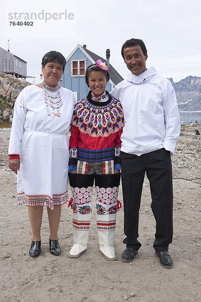 Tradition  Menschliche Eltern  Kirche  Religion  Tochter  Sermiligaaq  Grönland  Konfirmation  Folklore