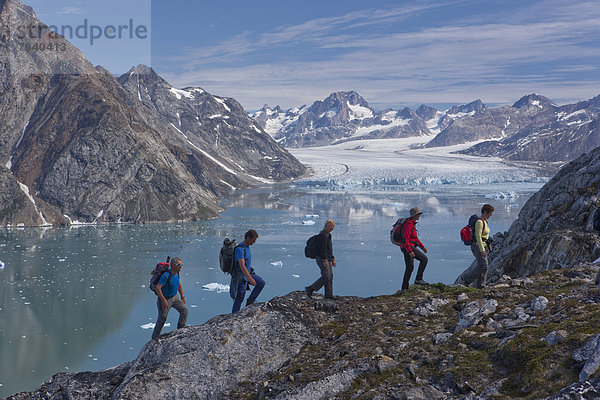 gehen  Eis  wandern  Moräne  Sermiligaaq  Fjord  Grönland