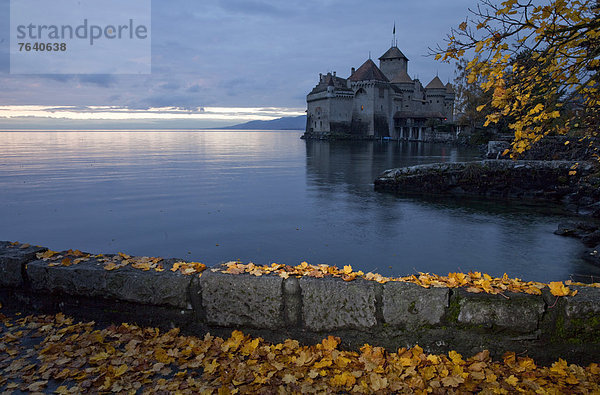 Palast Schloß Schlösser Dunkelheit Nacht See Herbst Genfer See Genfersee Lac Leman Montreux Schweiz