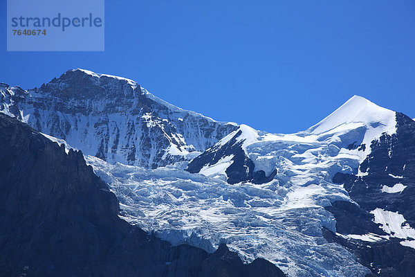 Europa Schneedecke Berg Himmel Ehrfurcht Querformat Alpen blau UNESCO-Welterbe Kanton Bern schweizerisch Schweiz